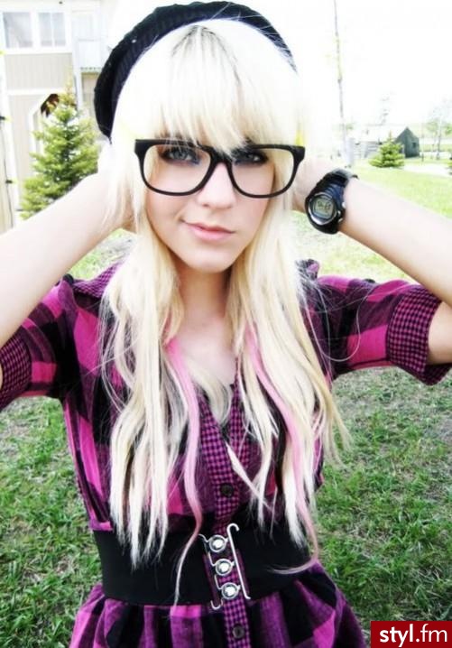 Blond Rozpuszczone Kręcone z grzywką Na co dzień Średnie Fryzury