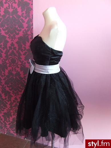 Sukienki Moda