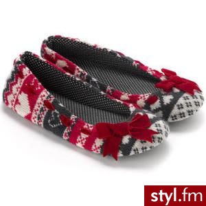 Velvet Bow Christmas Slippers - Monsoon - Polyvore. Pobrano ze strony: http://www.polyvore.com/velvet_bow_christmas_slippers/thing?id=22440405 - Pozostałe Buty Moda