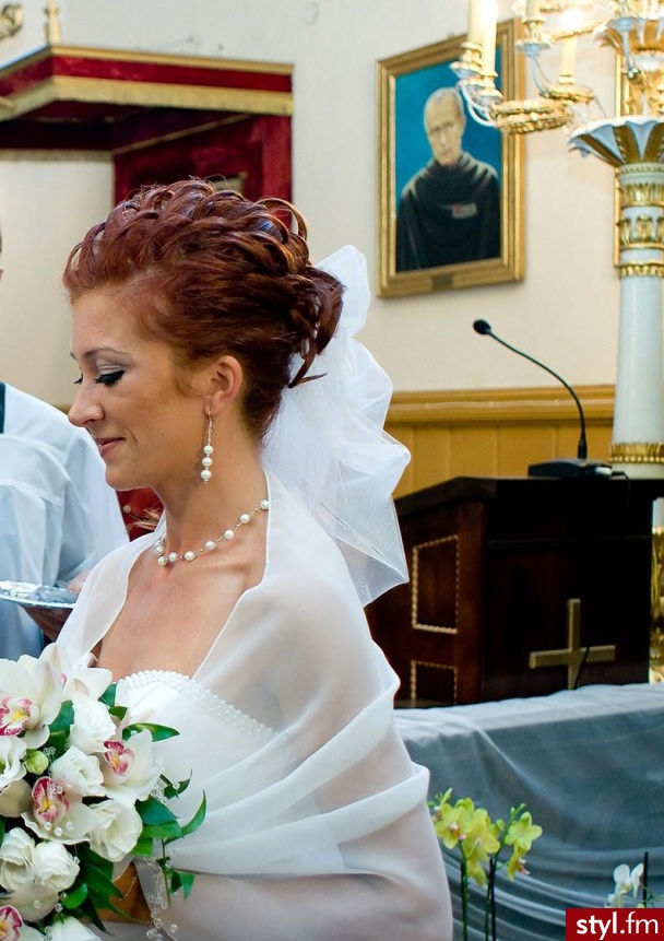 Kolorowe Upięcie Kręcone Ślubne Długie Fryzury