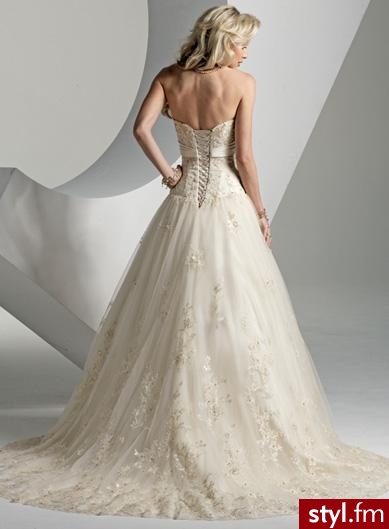 http://www.savoi.com.pl/ - Suknie ślubne Ślub Moda