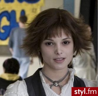 Hmmm ... Mam sie tak obciac czy nie. ?? Mam takze brazowe wlosy i piwne oCzy oraz okragla twarz ;) doradzcie ;P - Krótkie Fryzury