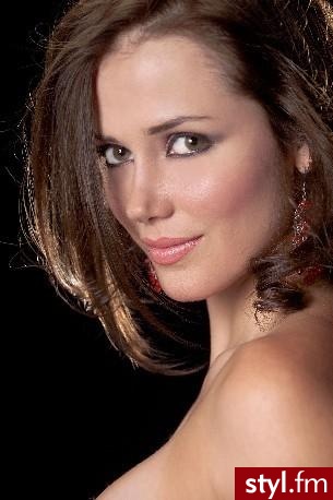 Maria Julia Mantilla Garcia - Średnie Fryzury