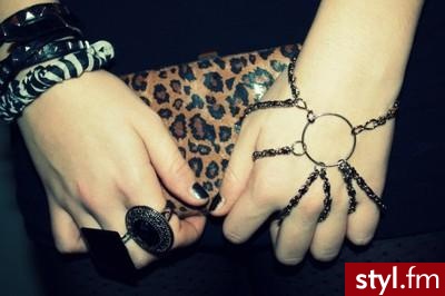 ^^. Jeżeli zdjęcie znajduje się już w galerii poproszę o link - Pozostałe Dodatki Moda