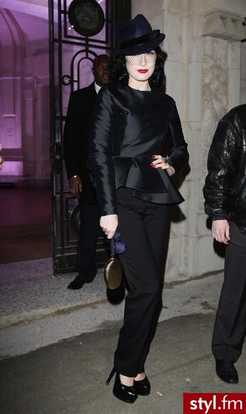 Dita Von Teese - Moda uliczna Inne Moda