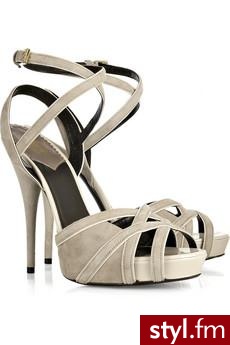 buty. Roberto Cavalli
Jeżeli już jest proszę o link - Pozostałe Buty Moda