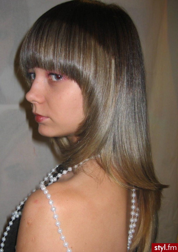 Średnie Fryzury