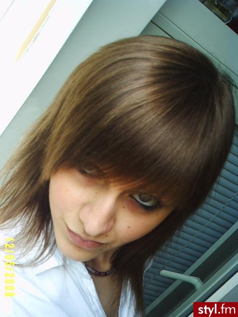 Średnie Fryzury