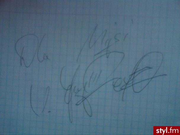 szpan szpan szpan! autograf od samego Jarego założyciela lidera i pierwszego wokalisty ODDZIAŁU ZAMKNIĘTEGO! <3 - Misz-masz