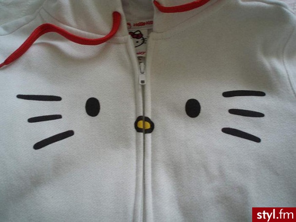 Znalazłam więcej zdjęć te \"sławetnej\" już bluzy ;) - Pozostałe Ciuchy Moda