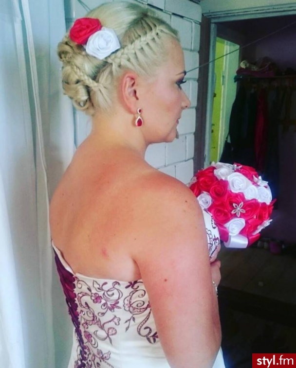 Blond Upięcie Proste Ślubne Średnie Fryzury
