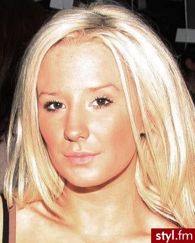 Poznajecie ? Jeszcze przed 12 operacjami. - Blond Rozpuszczone Proste Na co dzień Średnie Fryzury