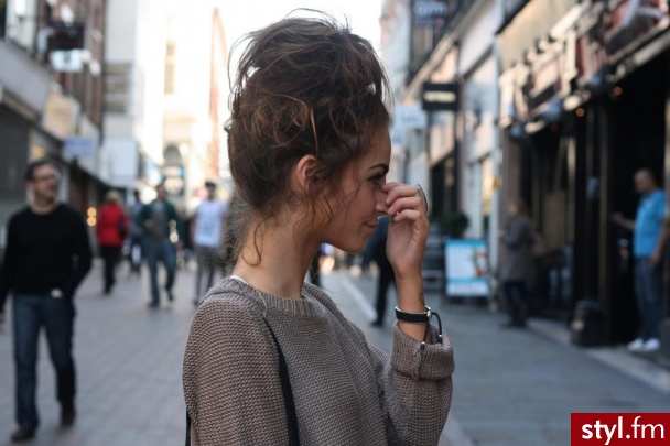 Upięcie Kręcone Na co dzień Średnie Fryzury