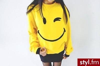mi też się pojawił tenże smile.. - Bluzy Ciuchy Moda