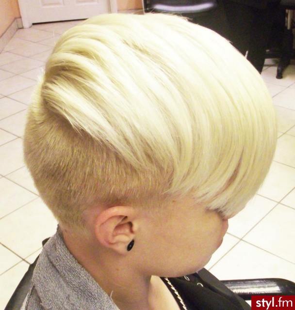 Blond Rozpuszczone Proste Na co dzień Krótkie Fryzury