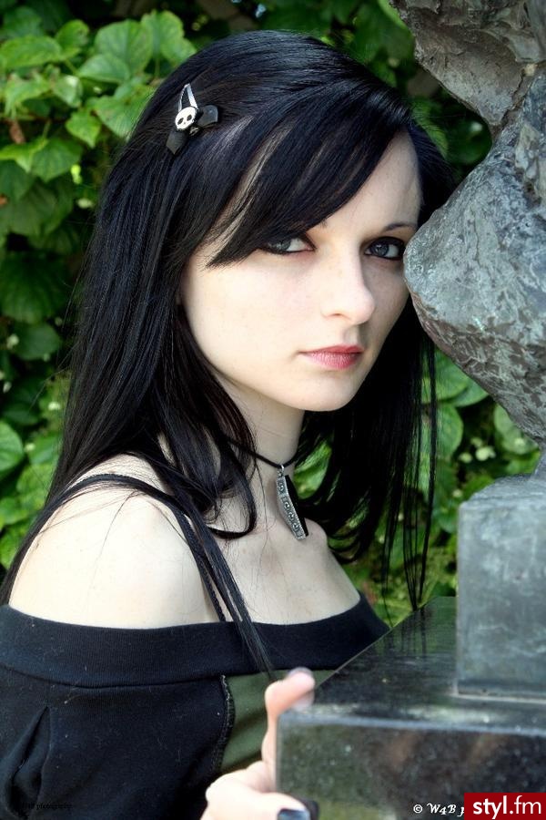Średnie Fryzury