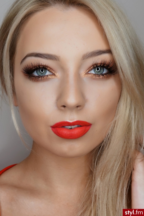 soinlovewithmakeup.blogspot.com Red lips - Wieczorowe Makijaże
