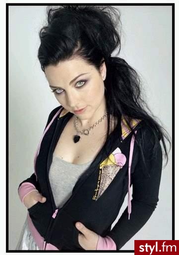 Amy Lee - Długie Fryzury