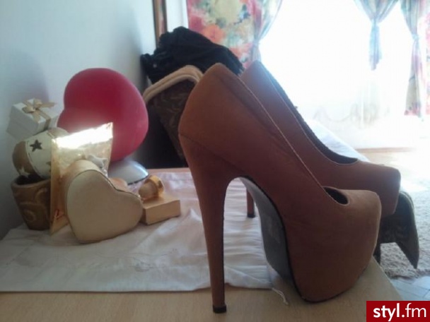 Szpilki Buty Moda