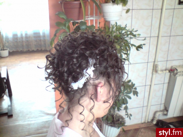 Ślubne Średnie Fryzury