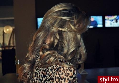Blond Rozpuszczone Kręcone Na co dzień Długie Fryzury