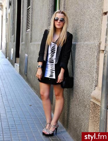 Jeżeli zdjęcie znajduje się już w galerii poproszę o link - Moda uliczna Inne Moda