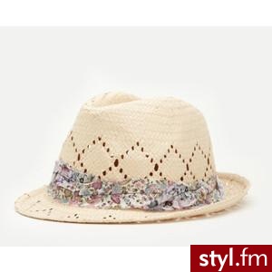 Charlotte Russe - Open Weave Straw Fedora - Polyvore. Pobrano ze strony: http://www.polyvore.com/cgi/thing?id=32128125 - Nakrycia głowy Dodatki Moda