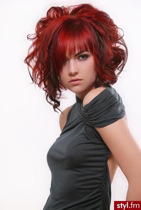 Średnie Fryzury