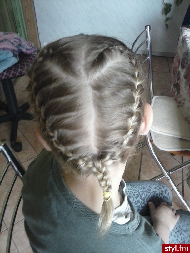 Blond Warkocze Proste Wieczorowe Średnie Fryzury