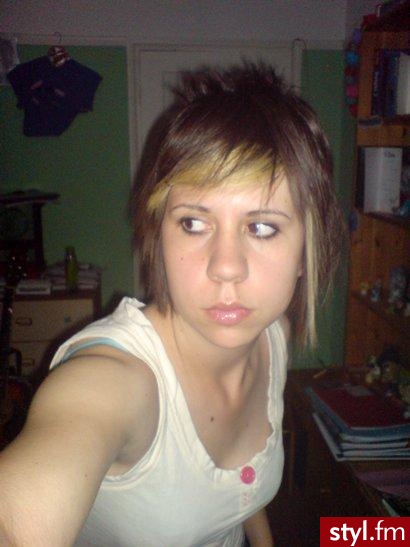 stara:) - EMO Alternatywne Średnie Fryzury