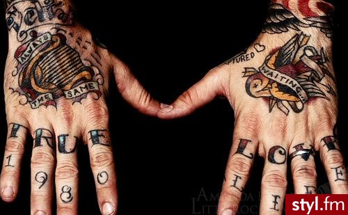 //////// - Tatuaże