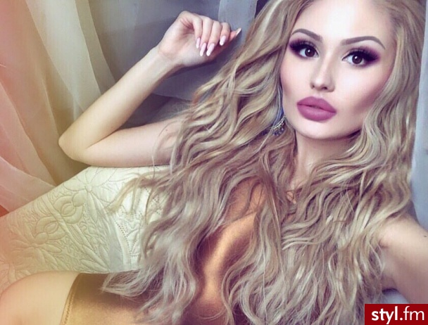 Blond Rozpuszczone Kręcone Na co dzień Długie Fryzury