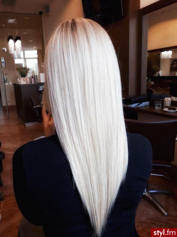 fryzjer warszawa sombre z Olaplex salon for hair - Blond Rozpuszczone Proste Na co dzień Długie Fryzury