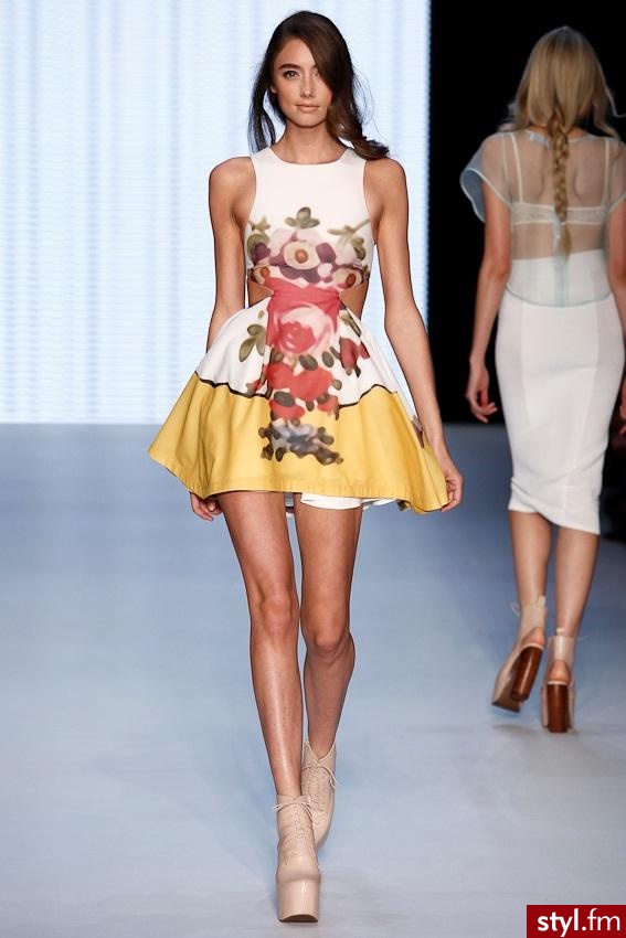 Sukienki Moda