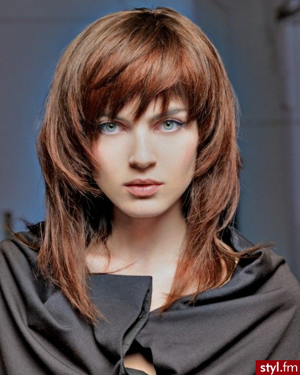 Średnie Fryzury