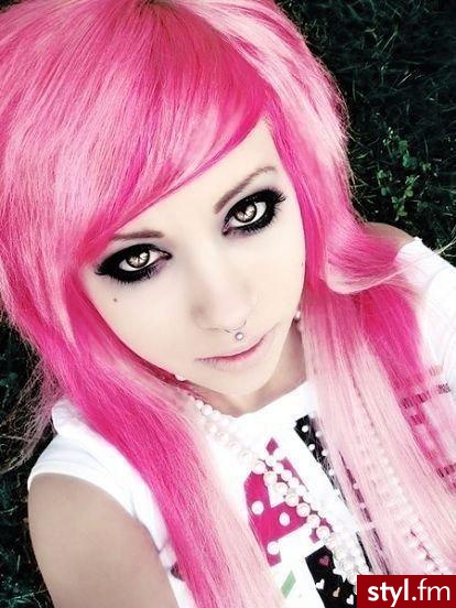 różowy świat emo laski - EMO Alternatywne Średnie Fryzury