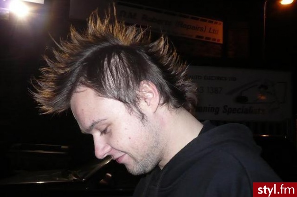 ... - Punk Rock Alternatywne Średnie Fryzury