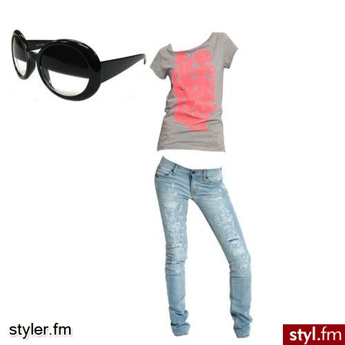 Luźnie. Rurki,t-shirt ,okulary czarne,buty - Styler