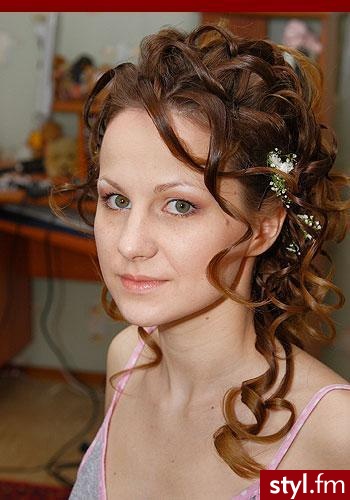 Ślubne Średnie Fryzury