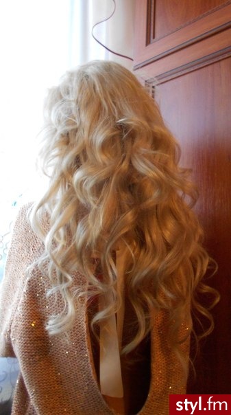Blond Rozpuszczone Kręcone Na co dzień Długie Fryzury