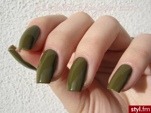 http://bllablaa.blogspot.com/ - Kwadratowe Naturalne Paznokcie