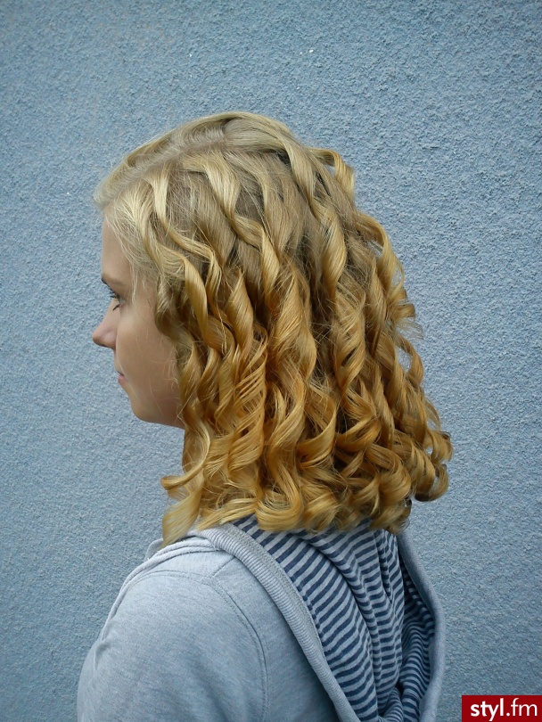 Średnie Fryzury
