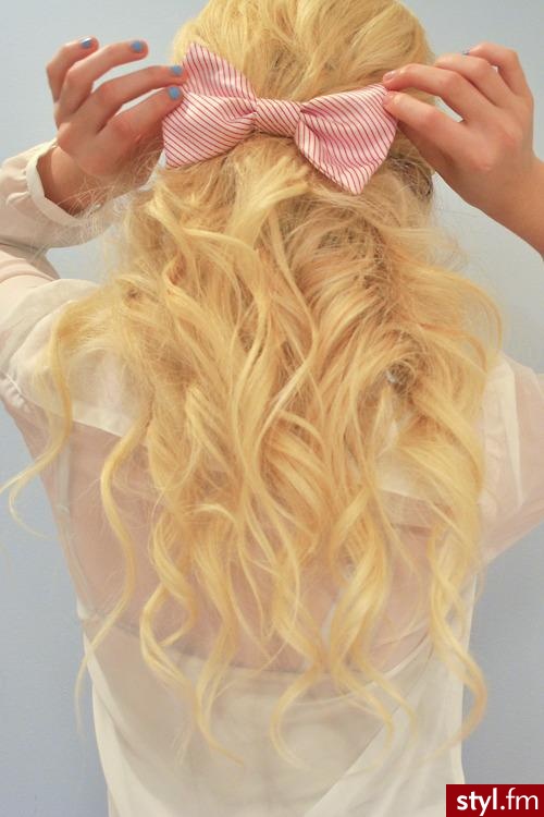Blond Rozpuszczone Kręcone Na co dzień Długie Fryzury