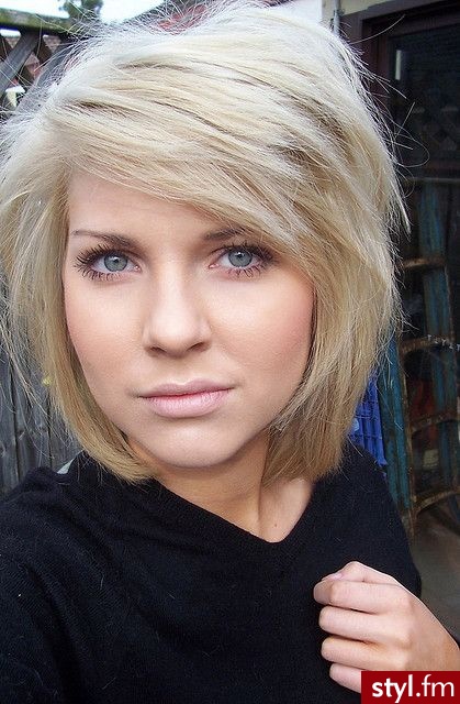 Średnie Fryzury