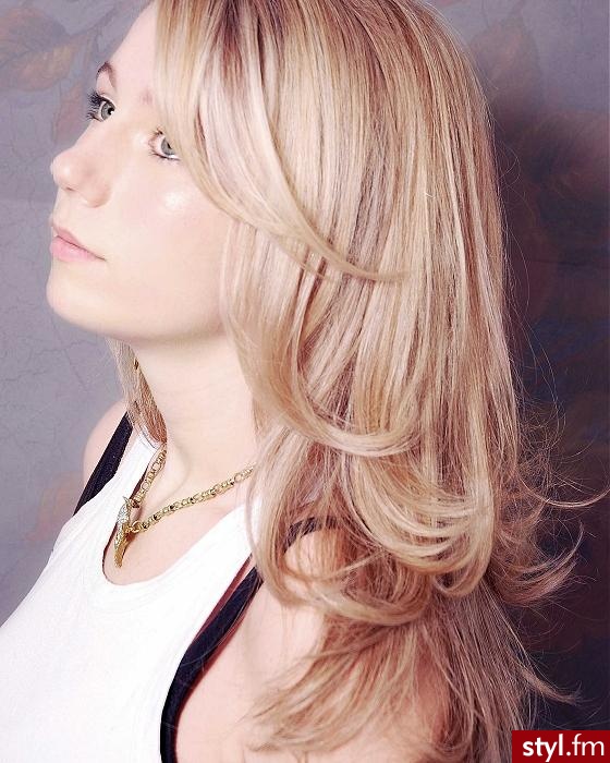 Średnie Fryzury