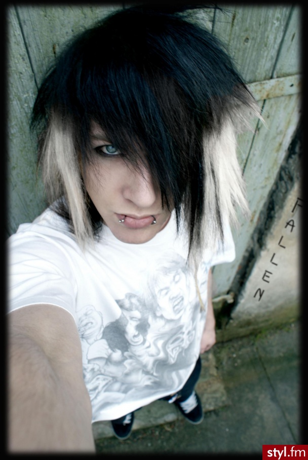 black & white - EMO Alternatywne Średnie Fryzury