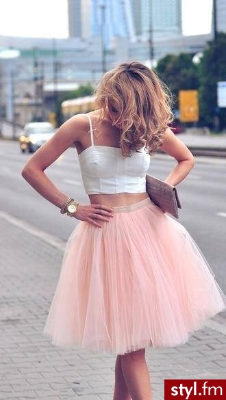 Średnie Spódnice Moda