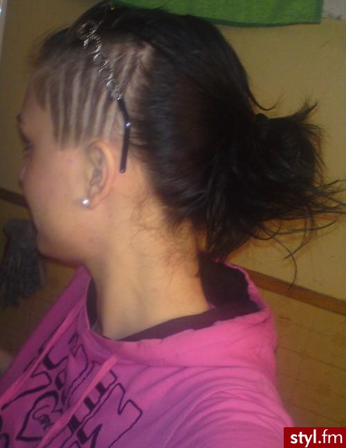 tak dla zabawy. ;d
odrosło. - Punk Rock Alternatywne Średnie Fryzury