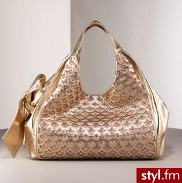 Torba z kolorze złotego metalu od Valentino.
cena: 2.795$ - Pozostałe Torebki Moda