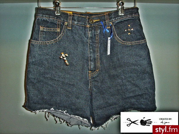 DIY Jeans (na fb/allegro) na sprzedaż rozmiar 36

Krzyże, ćwieki, czarne, wysoki stan - Jeansy Spodnie Moda